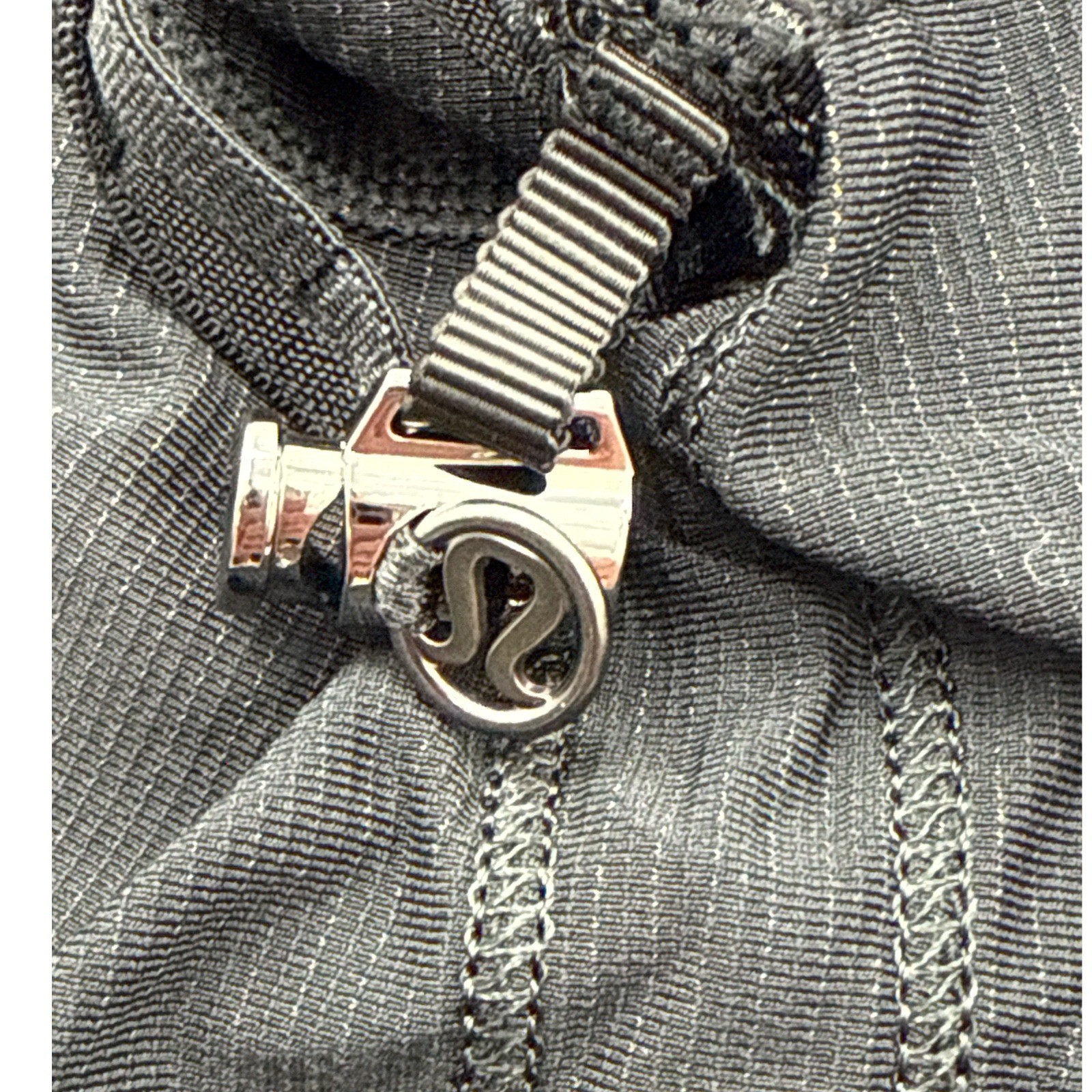 Lululemon Black Long Athletic Tank Top Size 4 Built In Bra Drawstring Hem