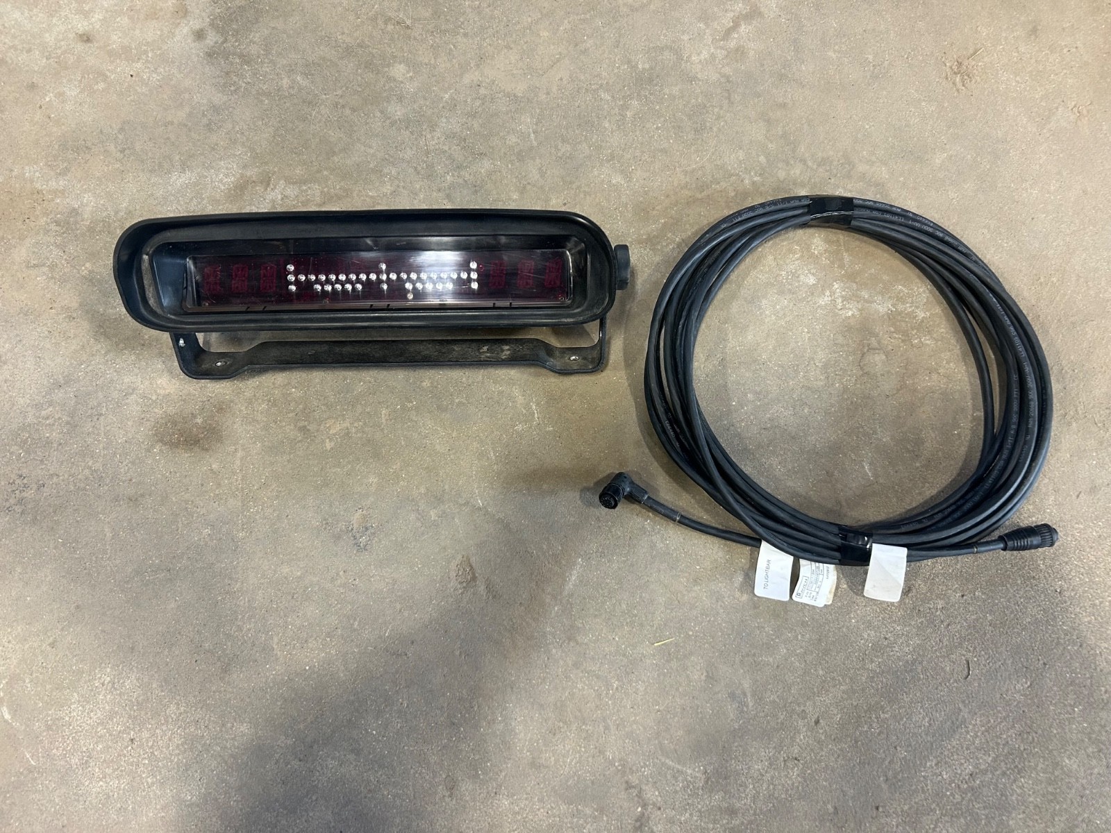 Raven RGL 600 Lightbar (P/N: 1-063-0172-346) w/cable
