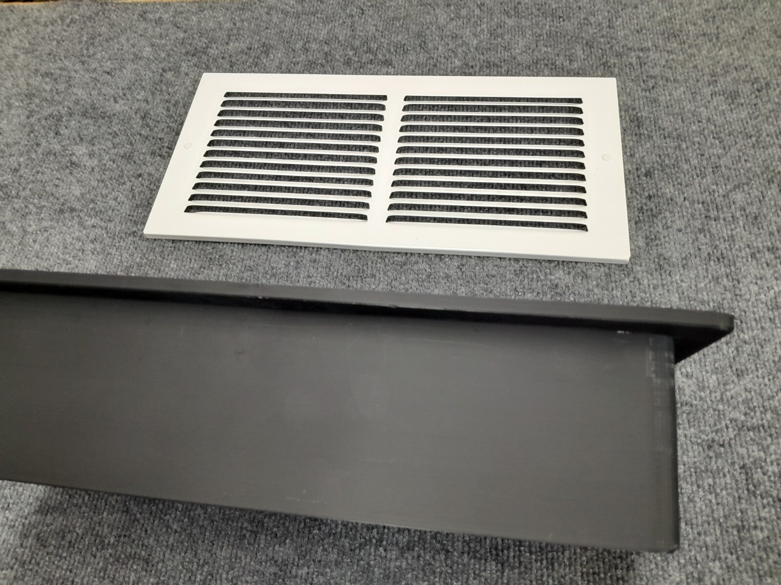 Hidden Wall Safe Air Vent Cover Secures Jewelry, Valuables, Cash guns.