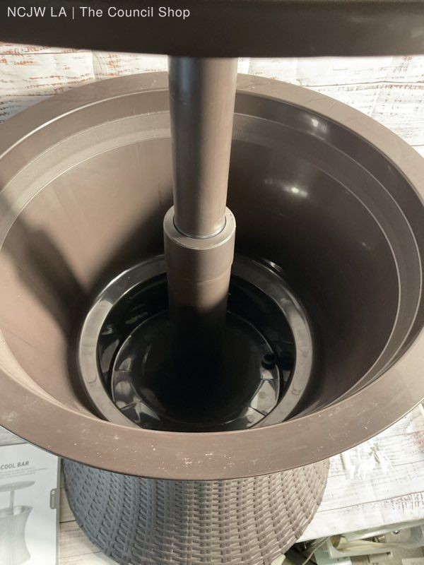 New Open Box Keter Pacific Cool Bar Outdoor Patio Furniture & Hot Tub Side Table