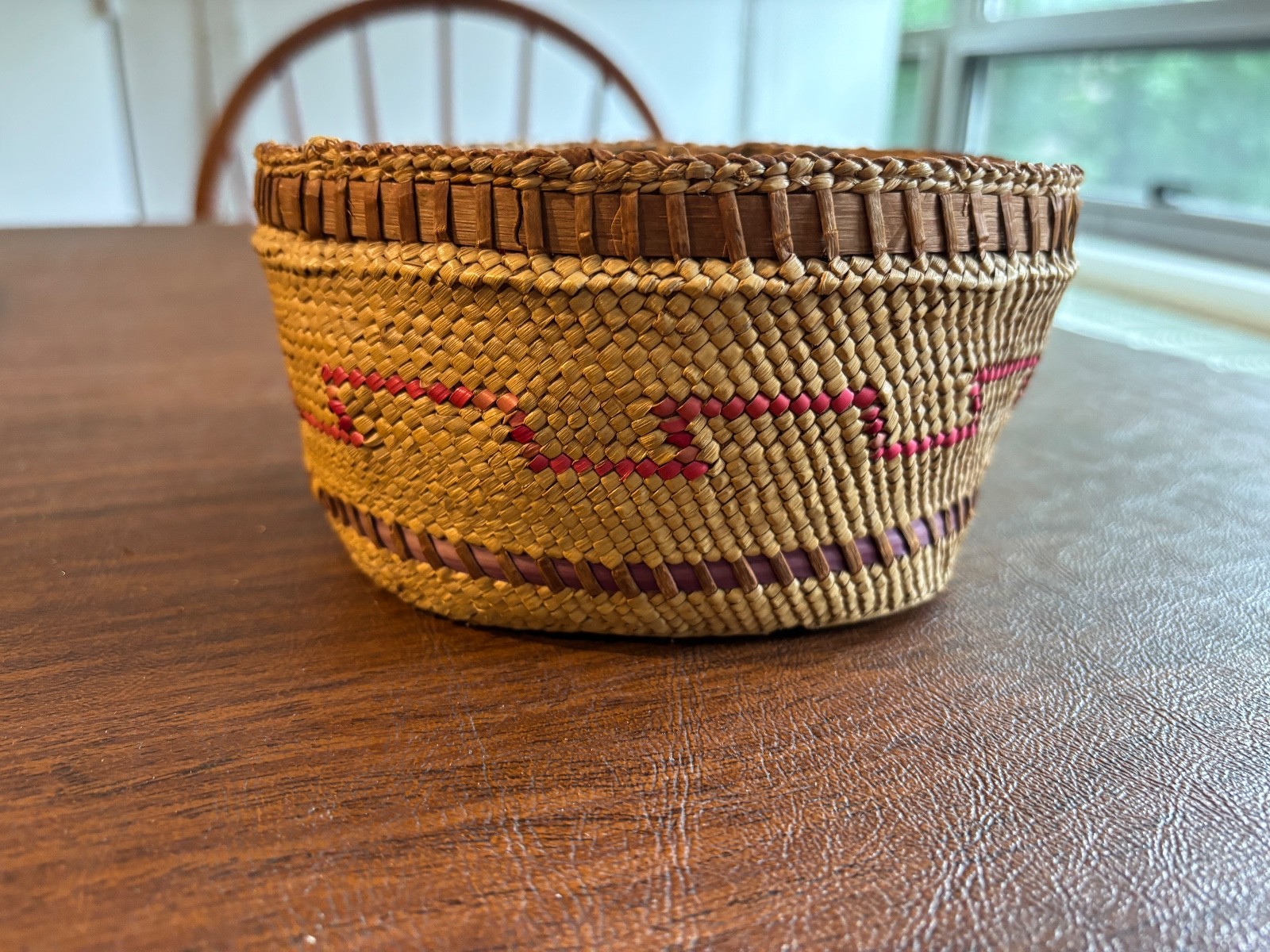Native American Indian Makah Cedar Bark & Bear Grass Basket c. 1904 no lid 6"