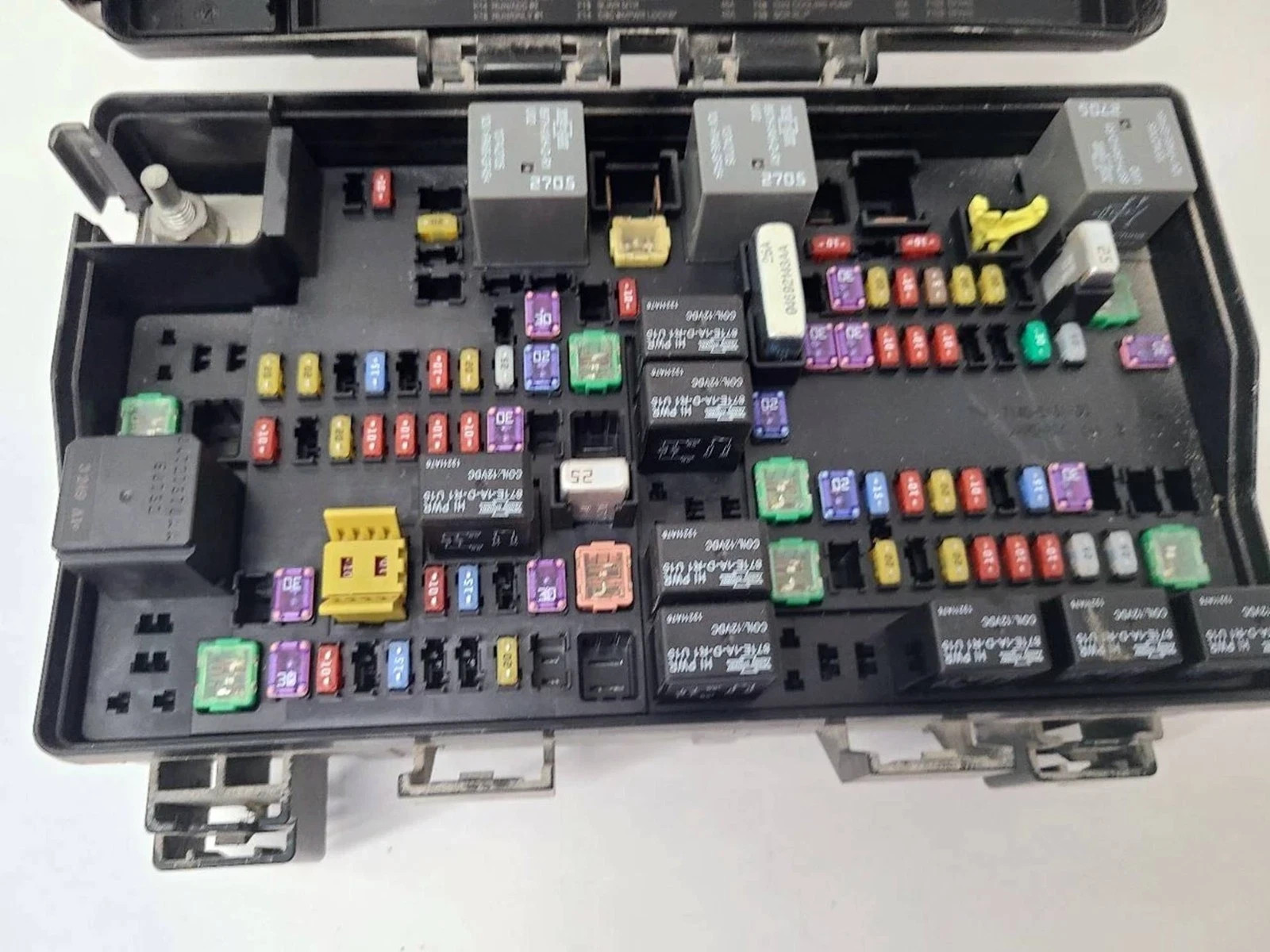 2013-2014 Dodge Ram 1500 Pickup Engine Fuse Box Power Distribution Box OEM