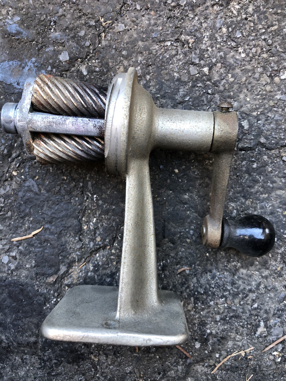 1921 APSCO CHICAGO Wall or Table Mount Pencil Sharpener See Through Discharge