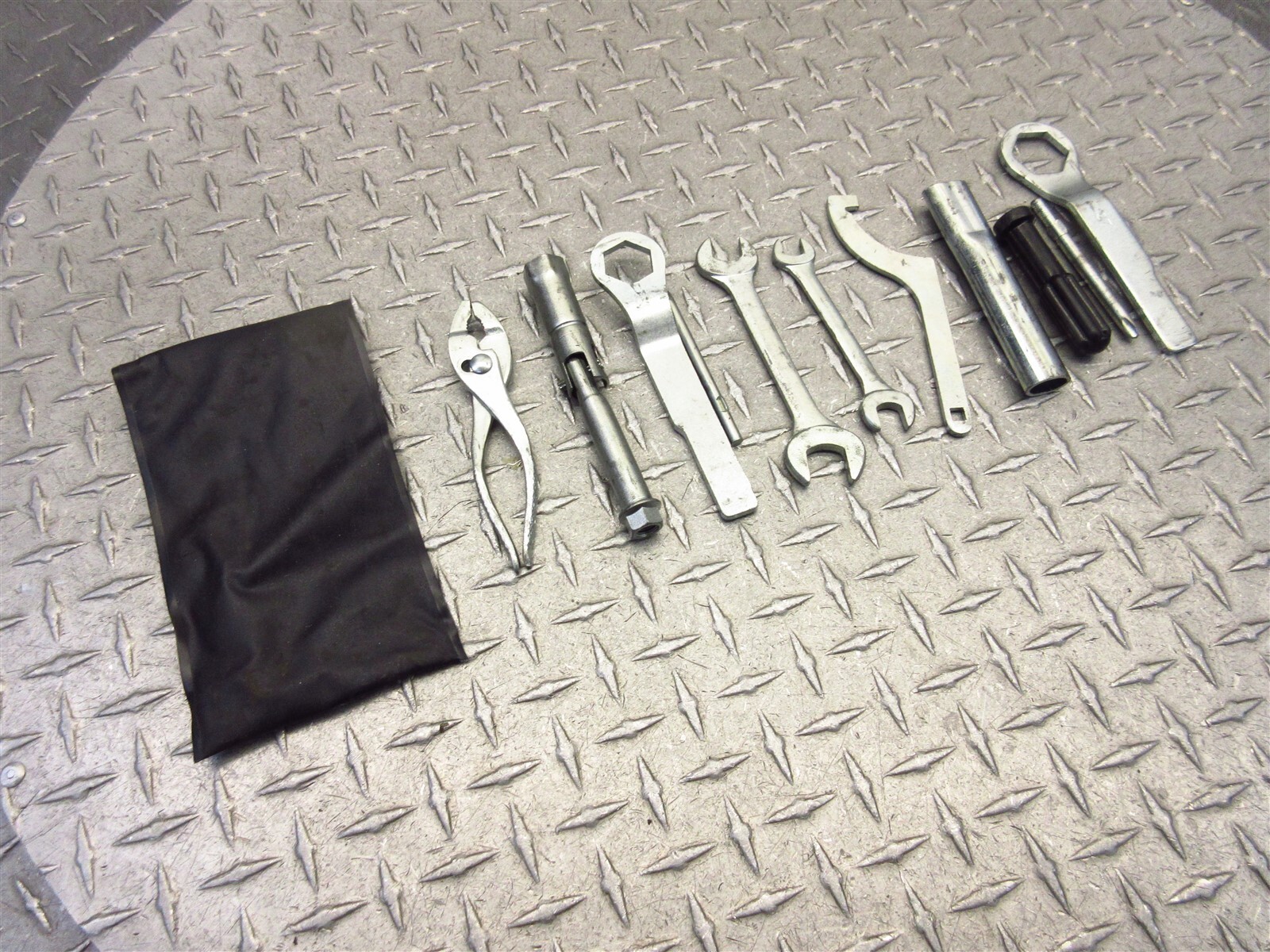 2008 07-09 Kawasaki KLE650 LE650A Versys OEM Tools Tool Bag Pouch Set Kit