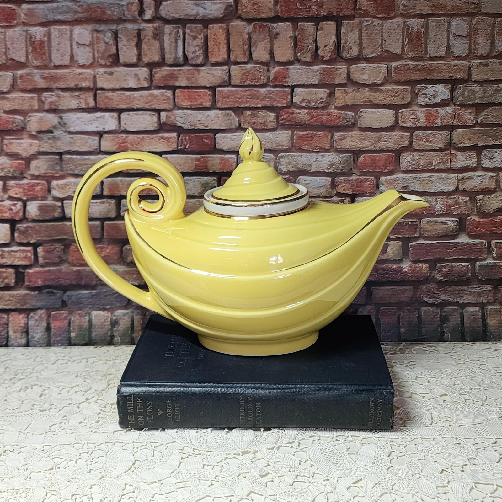 Vintage Hall Art Deco Teapot 6 Cup Yellow Ceramic Gold Trim Made USA Swirl