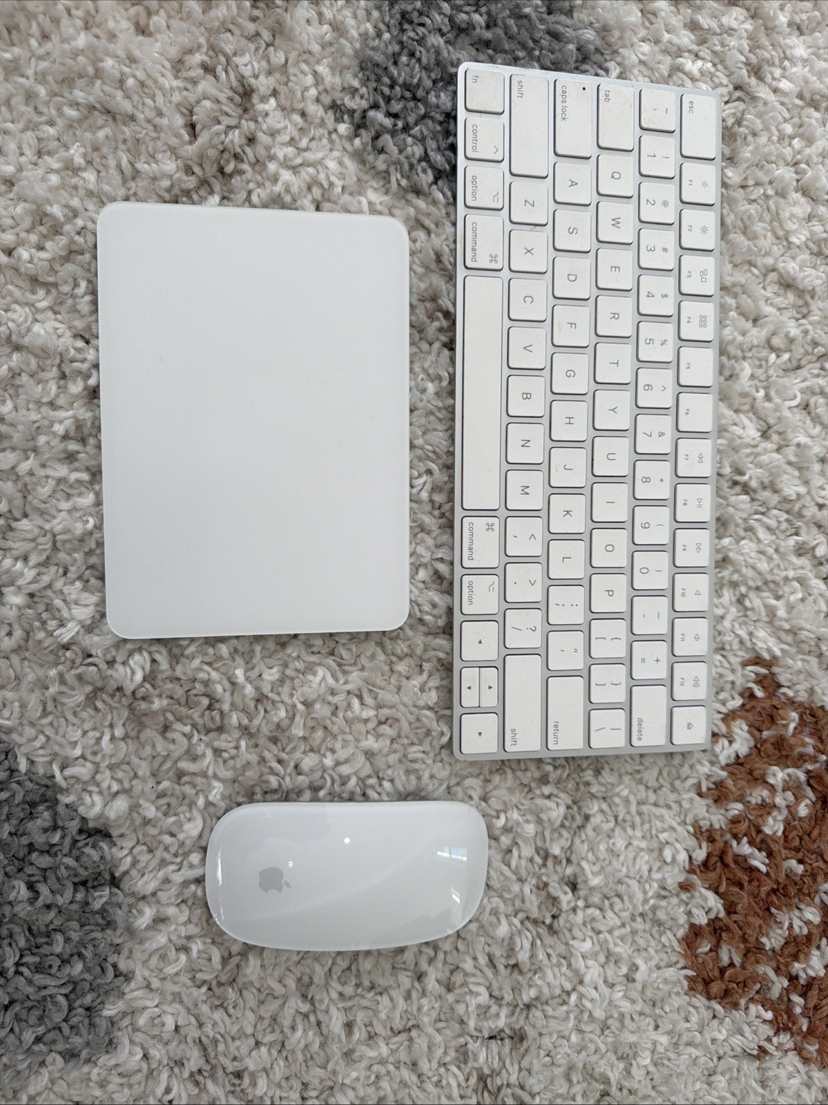 Apple MAGIC BUNDLE (Keyboard + Trackpad 2 + Mouse 2) in Great Condition