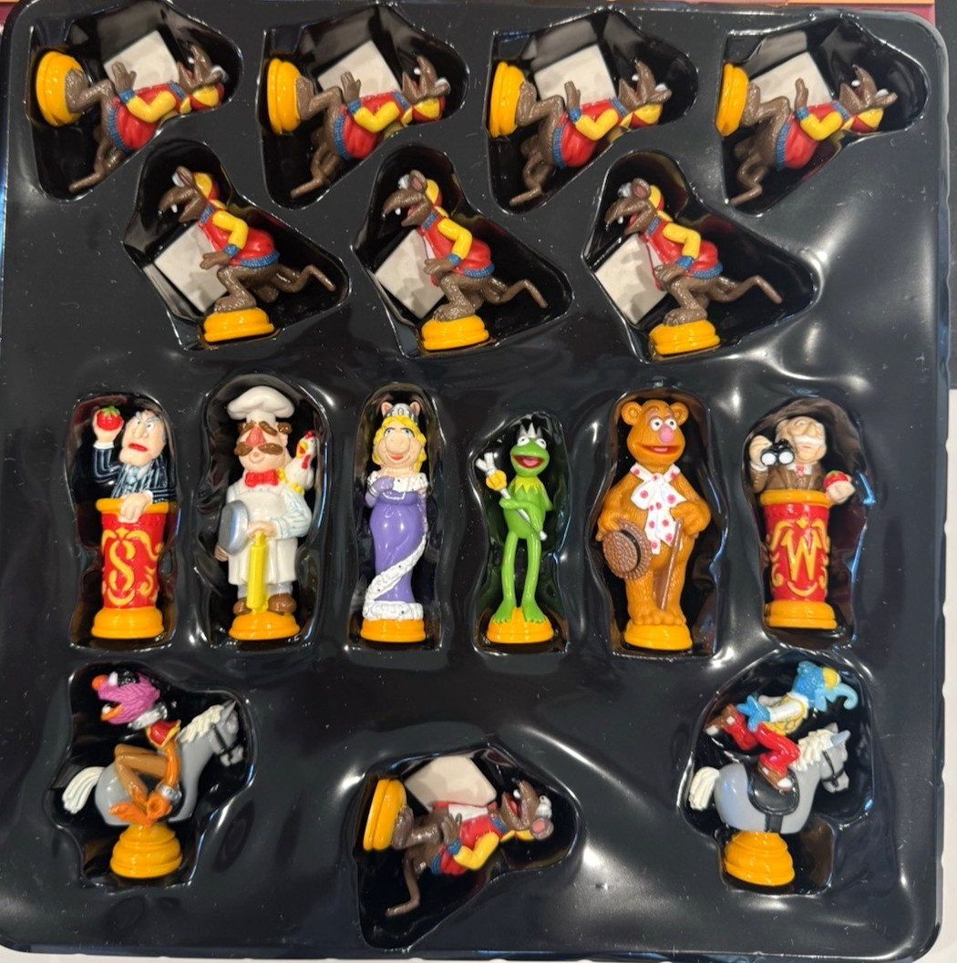 The Muppet Show Deluxe Collector's Chess Set Complete Metal Tin