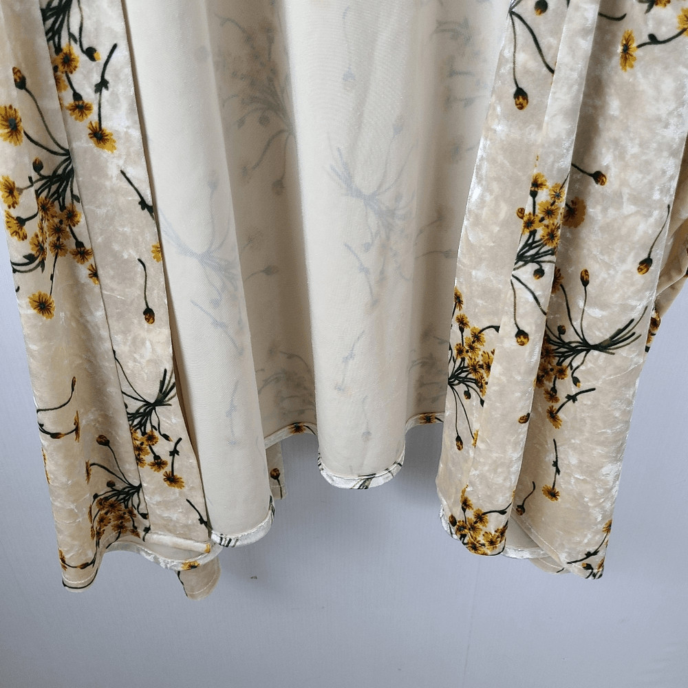 Anthropologie Floreat Womens Kimono Velour Velvet Cream Yellow Daisy Flower
