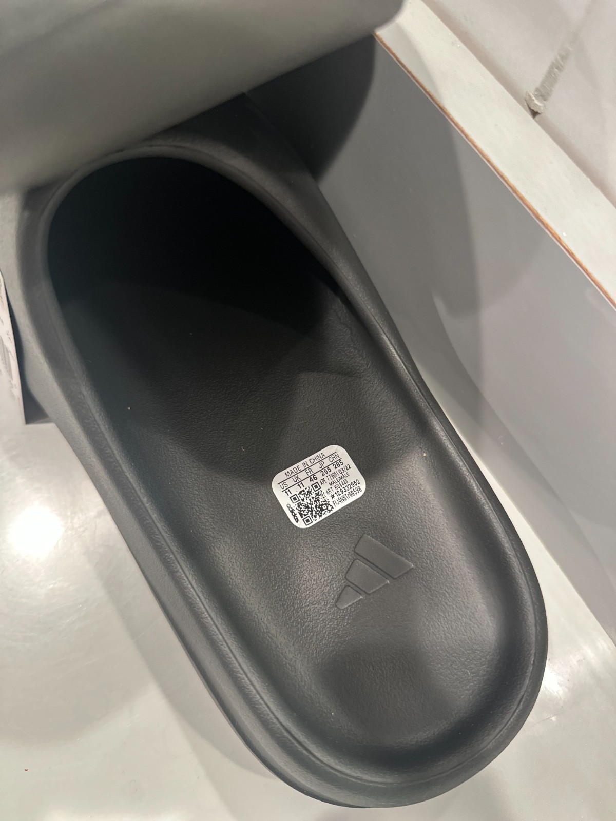 Adidas Yeezy Slide Onyx Sizes 7-12 (100% AUTHENTIC| FAST FREE SHIPPING) HQ6448