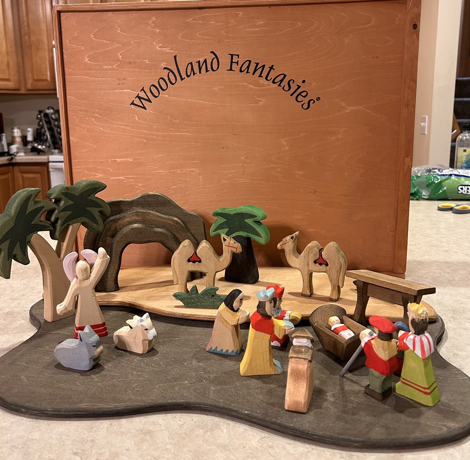 Maxim Woodland Fantasies Deluxe Nativity Set