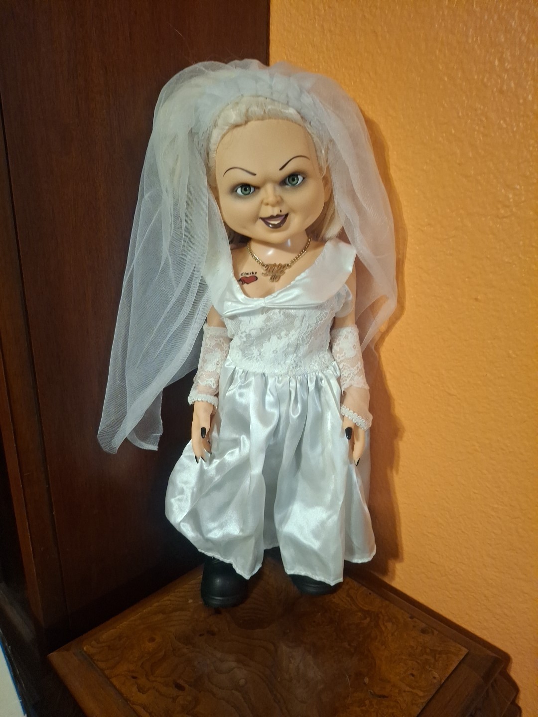 Bride Of Chucky TIFFANY TIFF  22Inch REPLICA DOLL UNIVERSAL