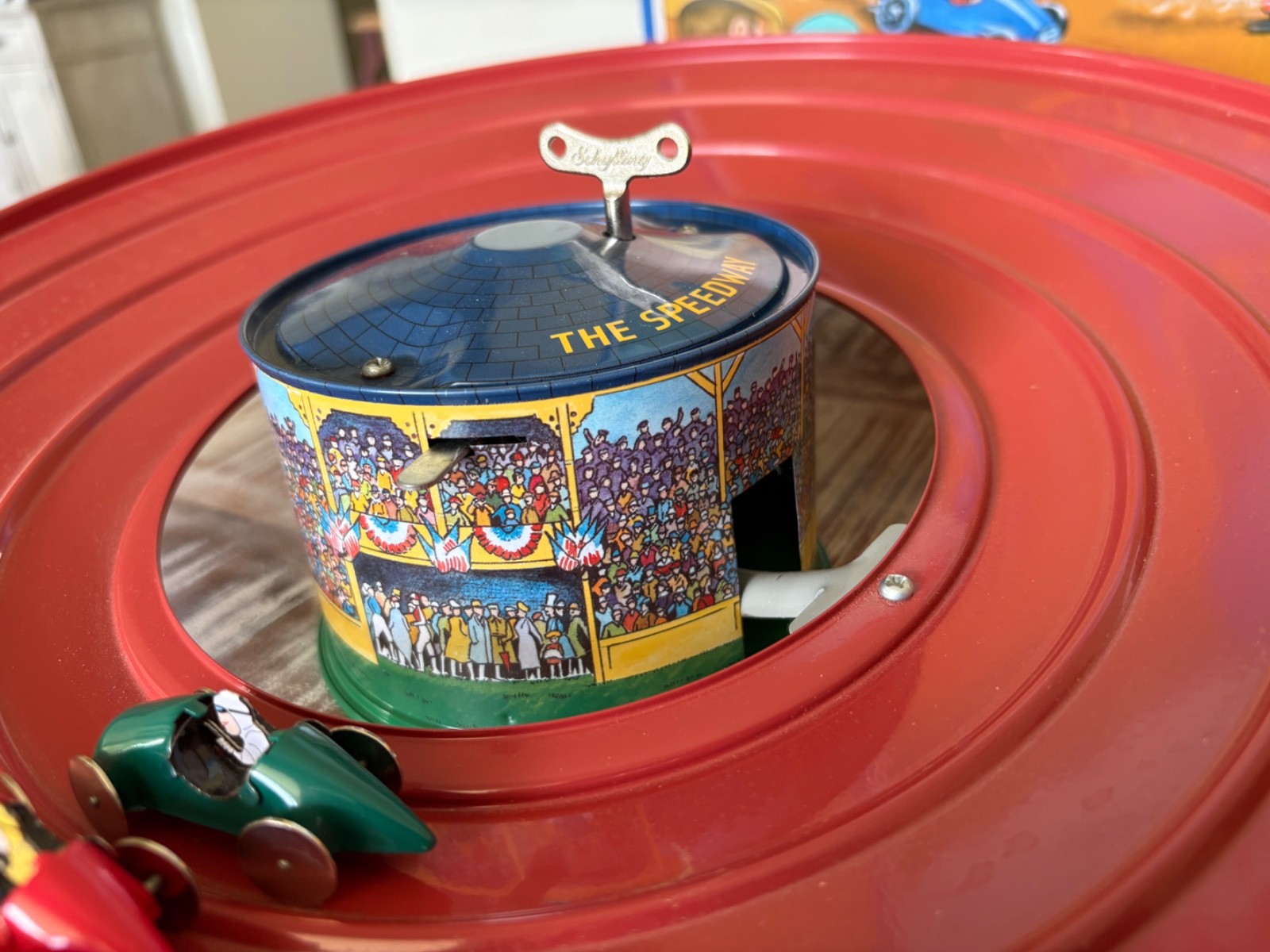 SCHYLLING Collector Series Speedway Auto Racer Tin Wind up W/ 5 Cars/Key/ box