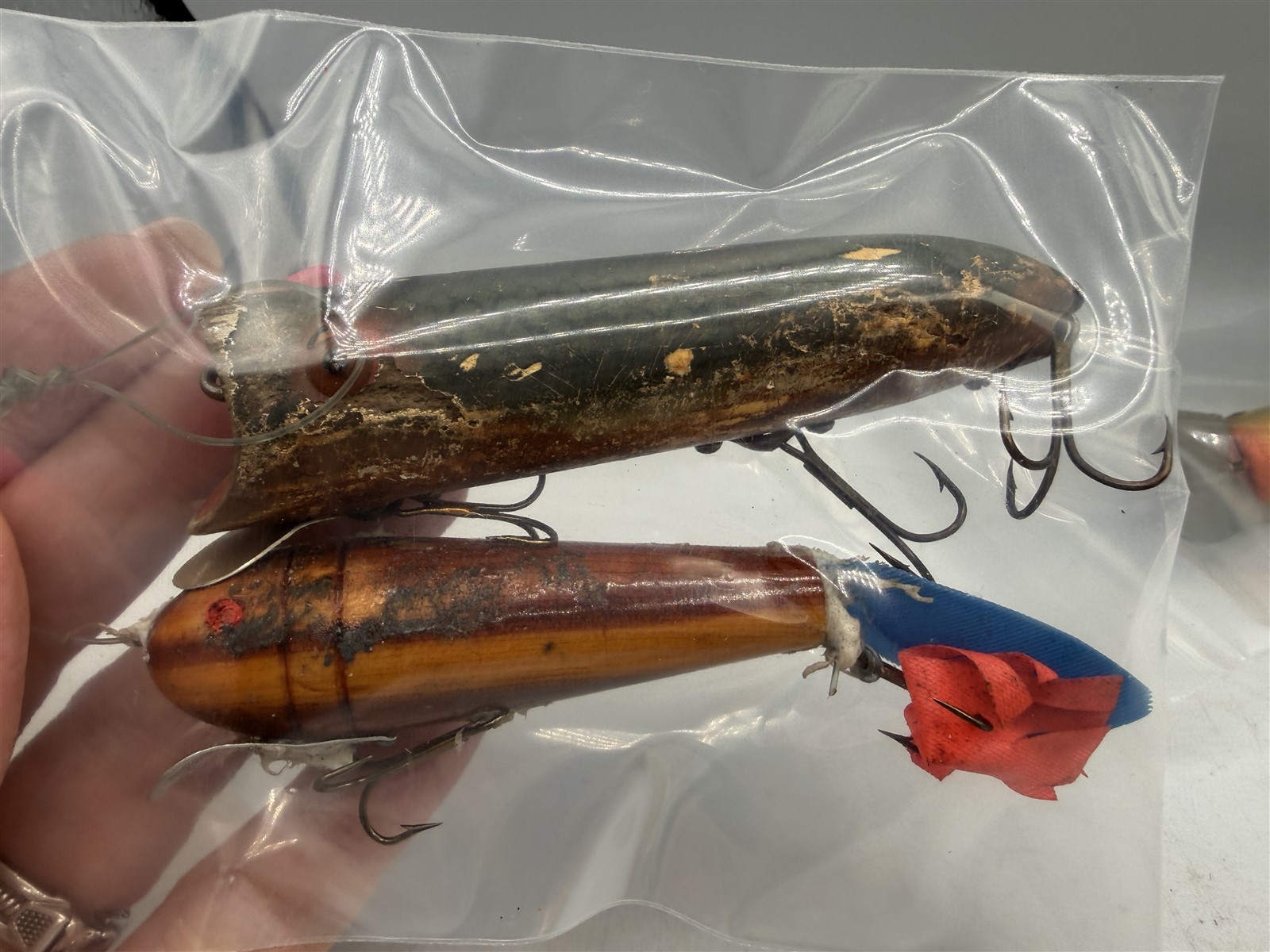 VINTAGE WOOD & PLASTIC FISHING LURE LOT OF 23