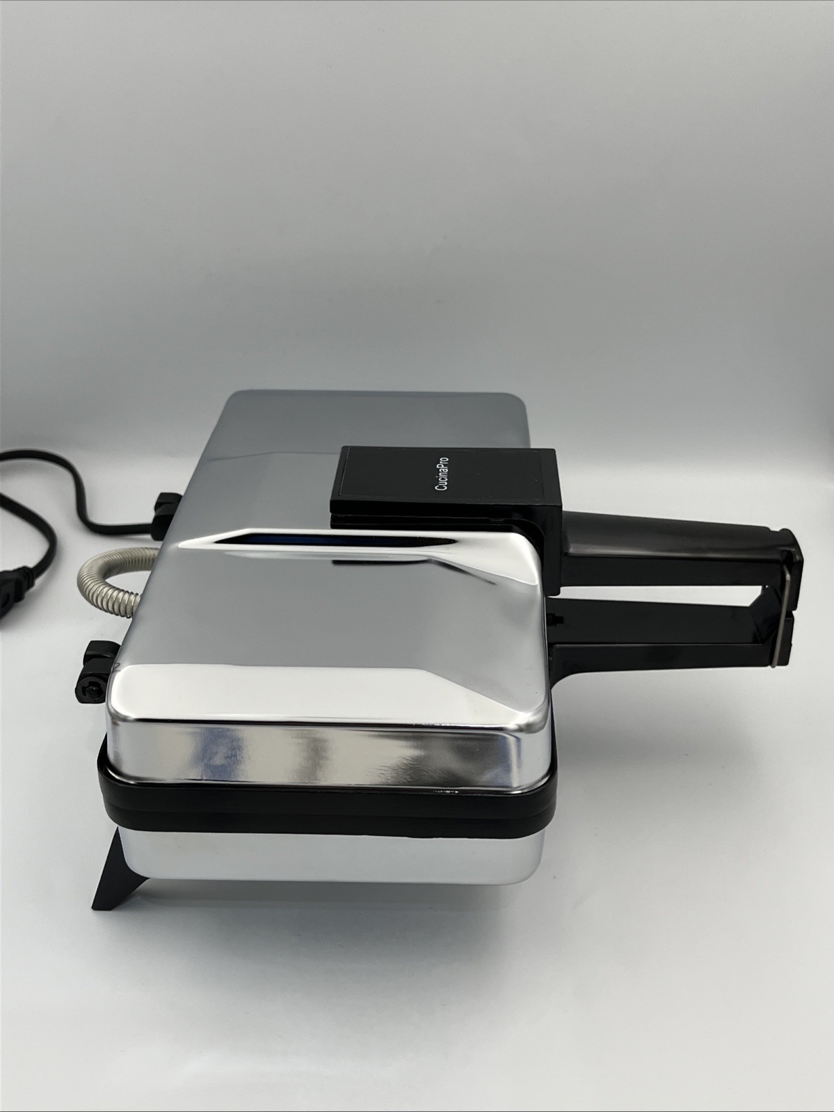 CucinaPro Pizzelle Baker 750 Watts Non-Stick Grids Two 5" 220-05NS Open Box