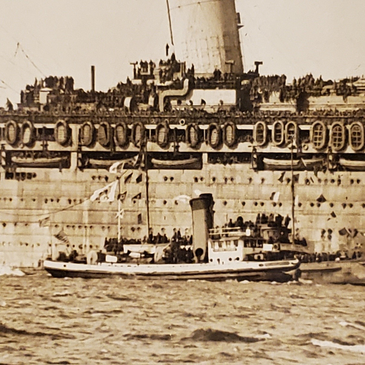 5158----WWI USS Leviathan transport ship photo 19.75 x 12