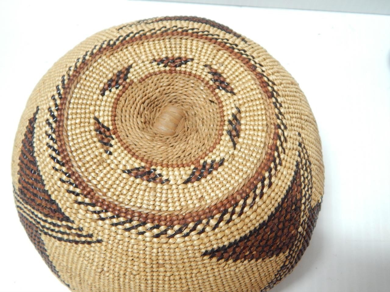MINT FINE ANTIQUE YUROK (HUPA) CALIFORNIA BASKET HAT - CLEAN AND PRISTINE