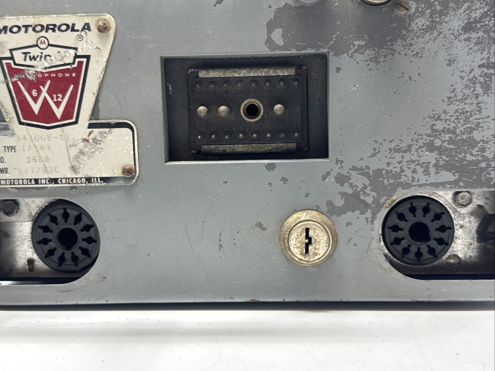 Twin V Motorola Transmitter Radio Model T41GGV-1 Type TA104 Very Rare Untested .