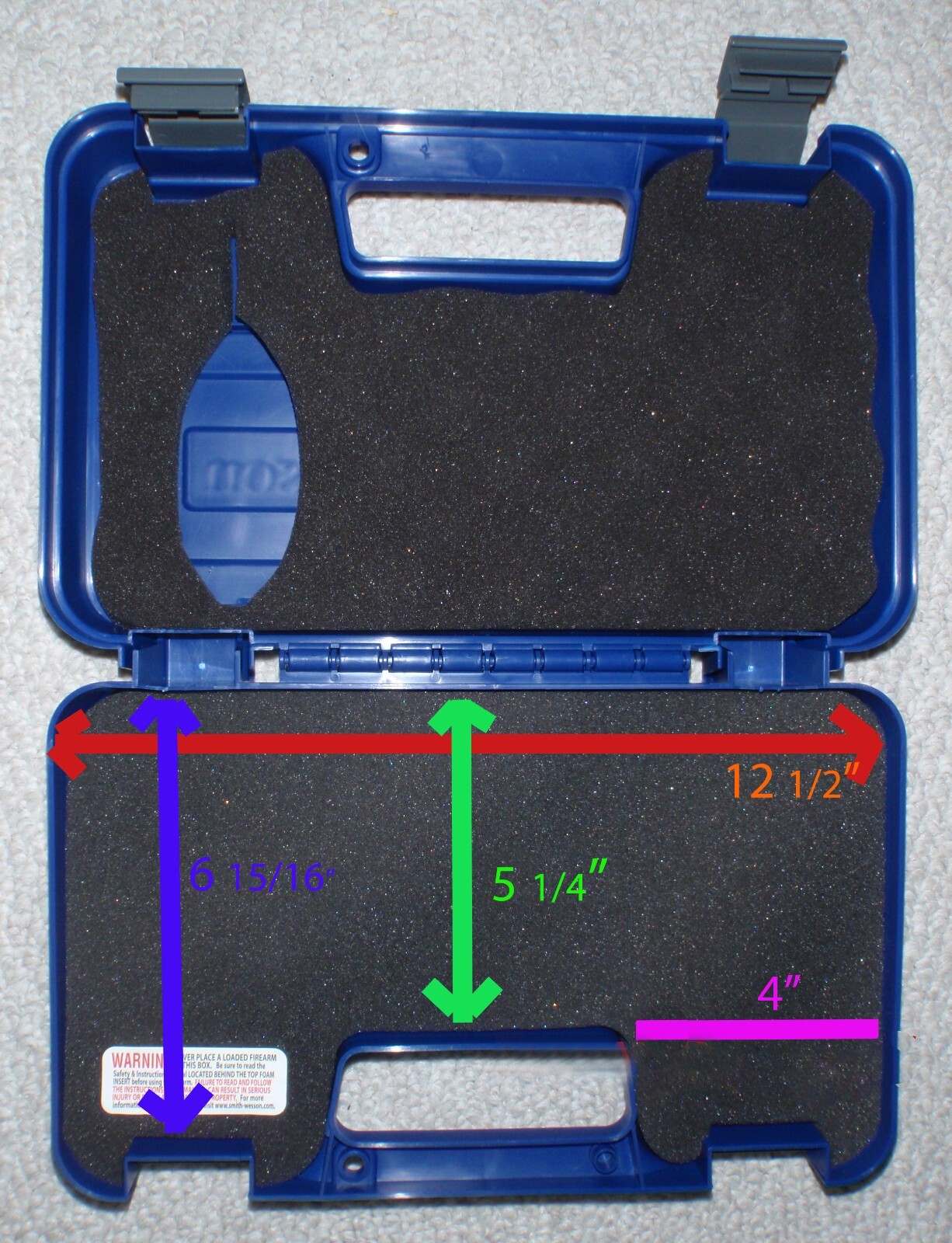 Smith Wesson Universal Medium OEM Case. Fits up to 6" barrel.