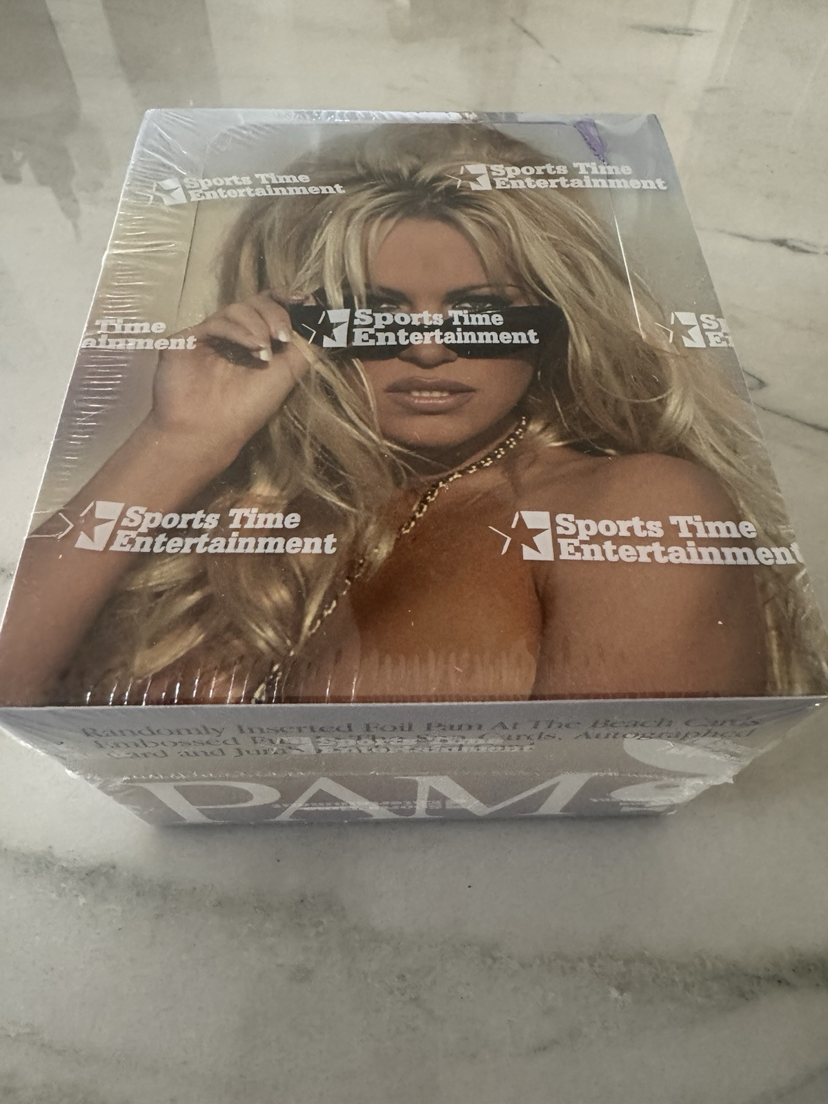1996 PLAYBOY BEST OF PAMELA ANDERSON Collector Cards / (1) SINGLE SEALED PACK