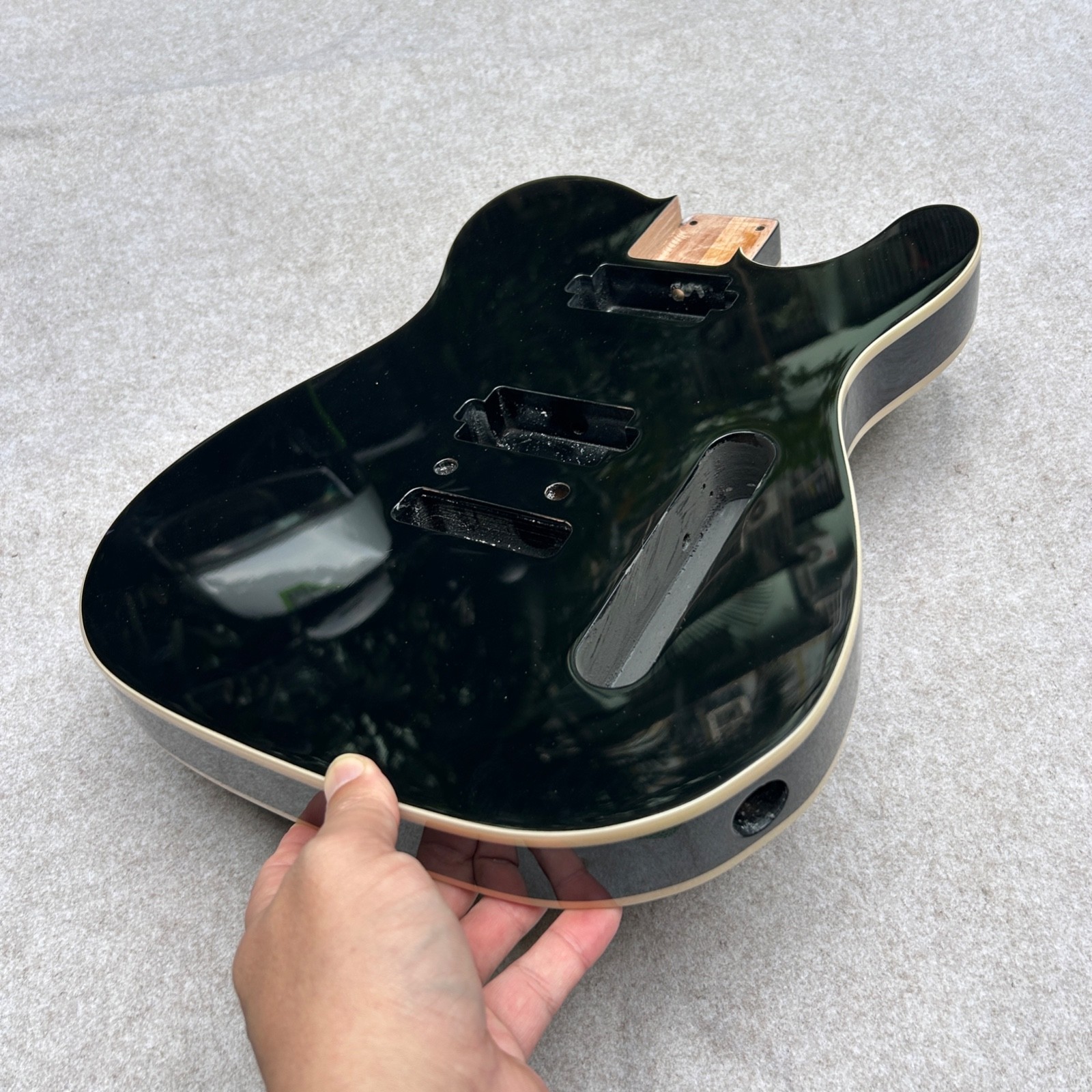 Guitar Body Tele Alder wood HH black 4.95 LBS Tremolo Bridge