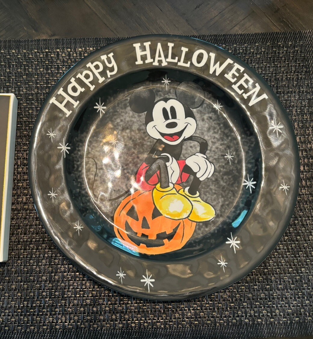 Disney Pottery Barn holiday Mickey Halloween Peanuts Dinner Party Plate SET 8 !