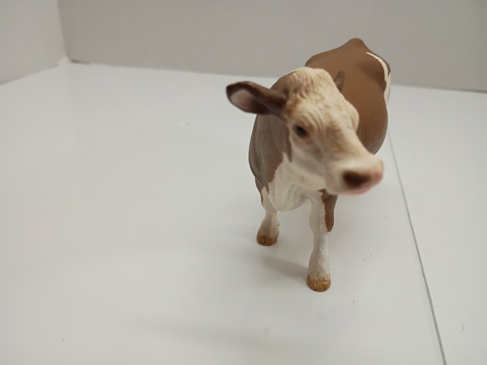 Schleich SIMMENTAL COW & Dairy Farm Figure Brown & White AM LIMES 69 D73527 Reti