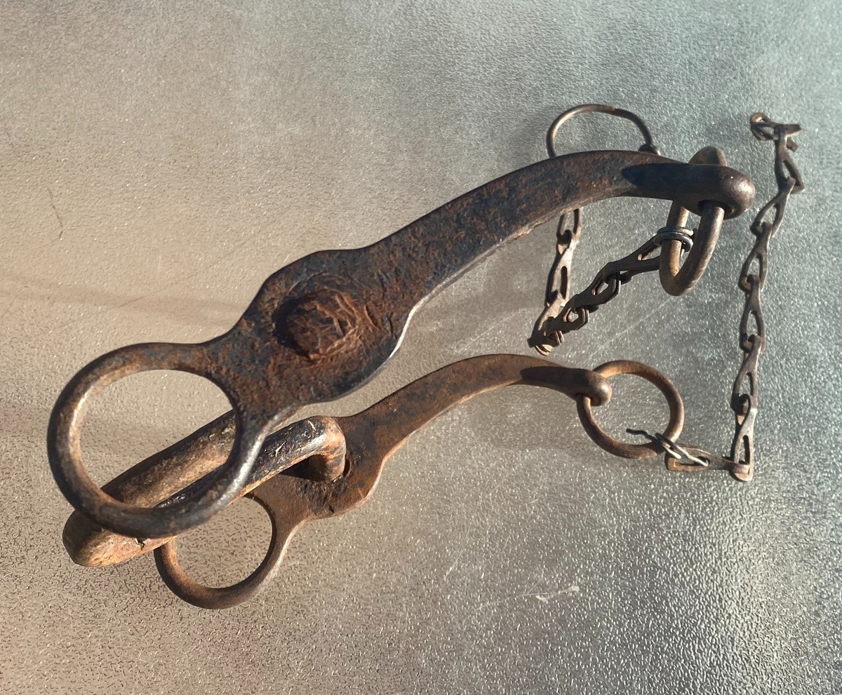 High Port Old Rusty Horse Bit w/ Rein Chains - Antique Collectible Great Deco!