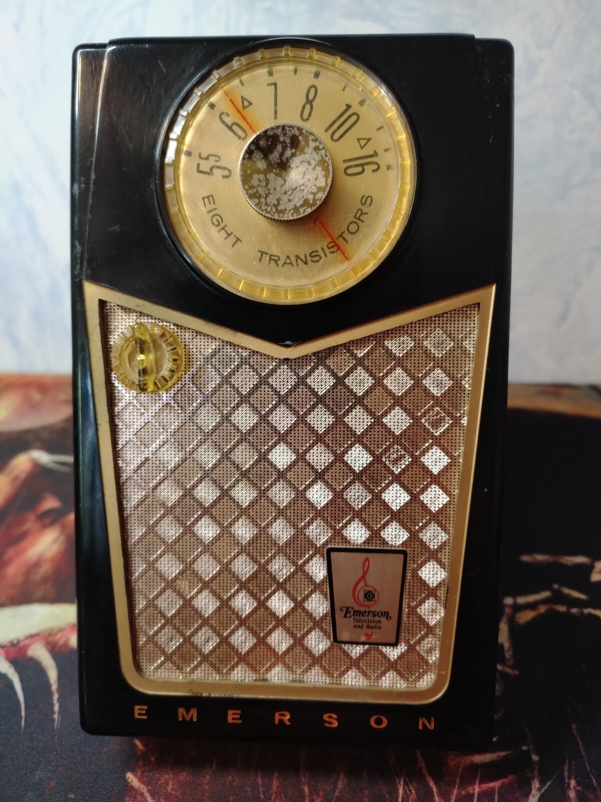 1958 Emerson Model 888 "Pioneer" Nevabreak Pocket Radio-Working!