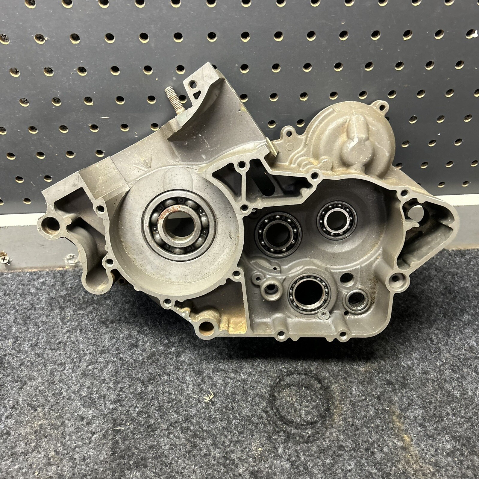 125 EXC SX CENTER ENGINE CASE KTM 2004 -  2014 CRANKCASE 52330103300R