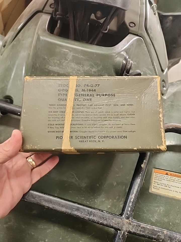 US Army M-1944  Goggles in Original Box w/Spare Len American Optical Company