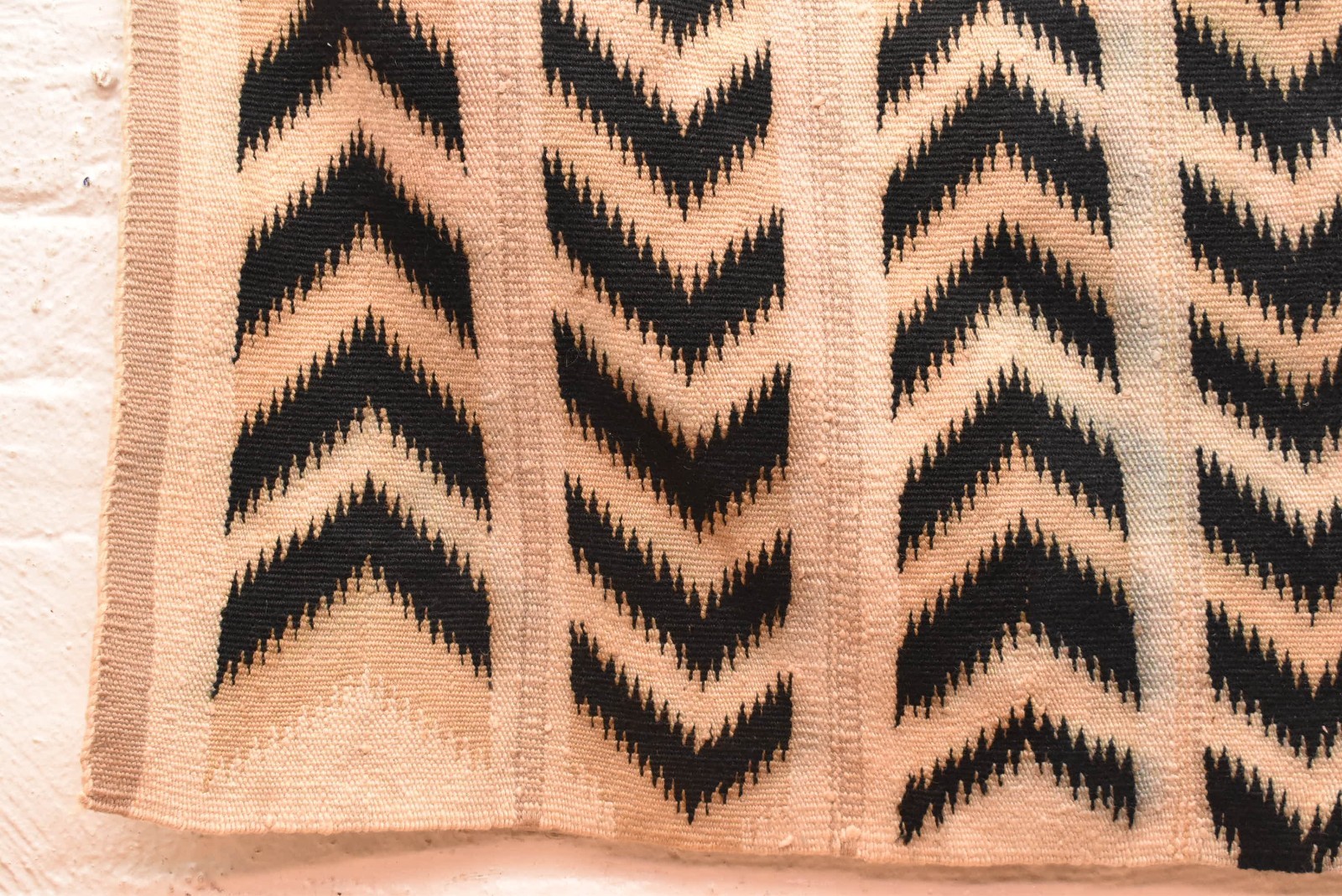 Vintage Navajo Rug Textile Native American Indian EYE Dazzler Weaving 42x28 ATQ