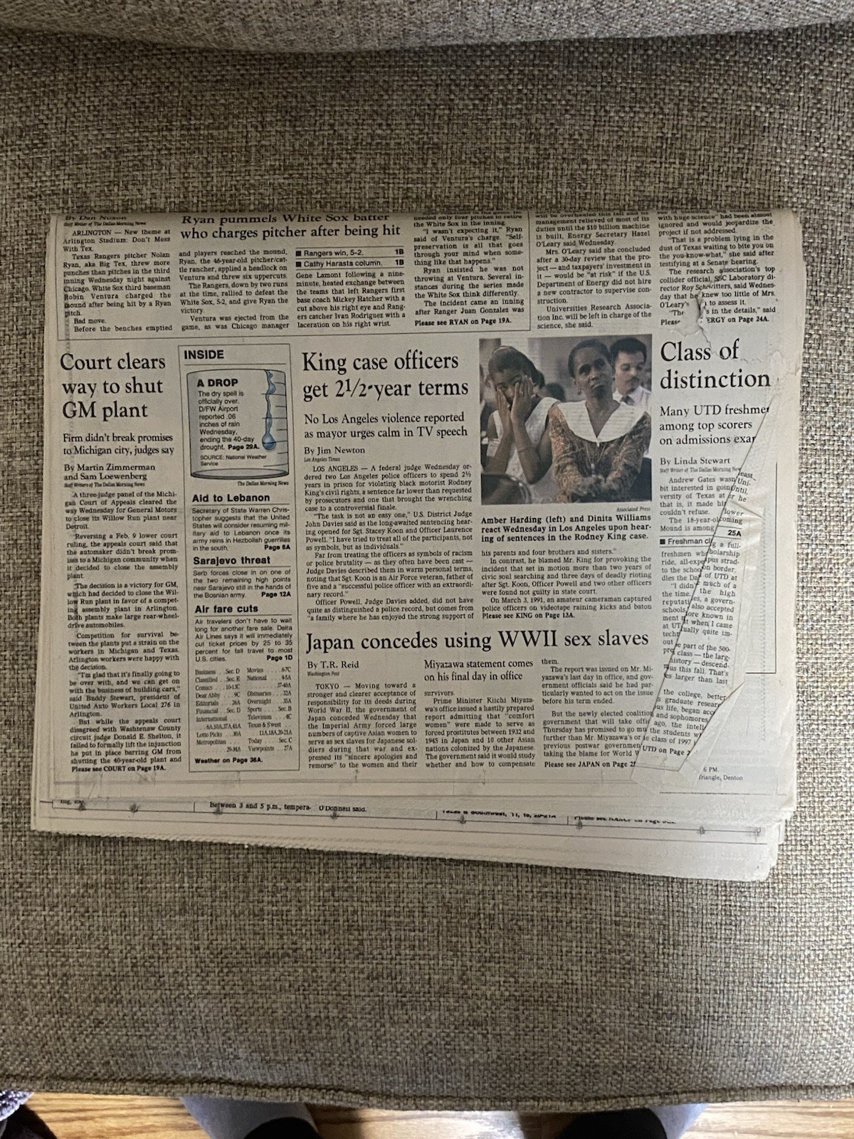 Dallas Morning News, August 5, 1993, Nolan Ryan Robin Ventura Baseball Fight