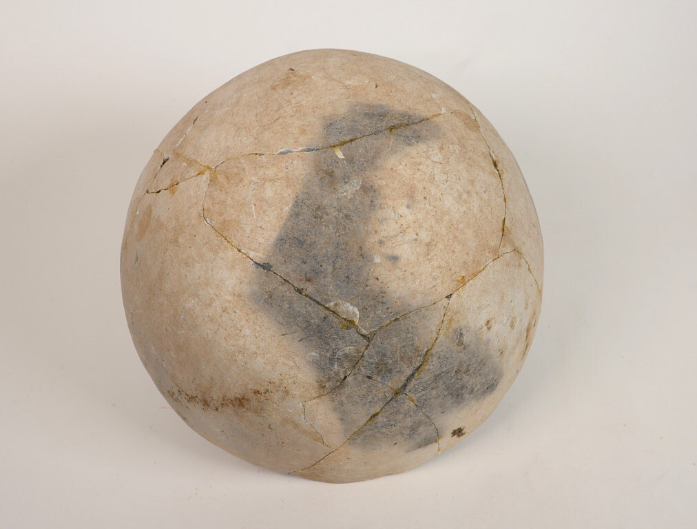 Prehistoric Anasazi Pottery Bowl / Black on White ca. 1100 AD 3.5" H x 8.5" D