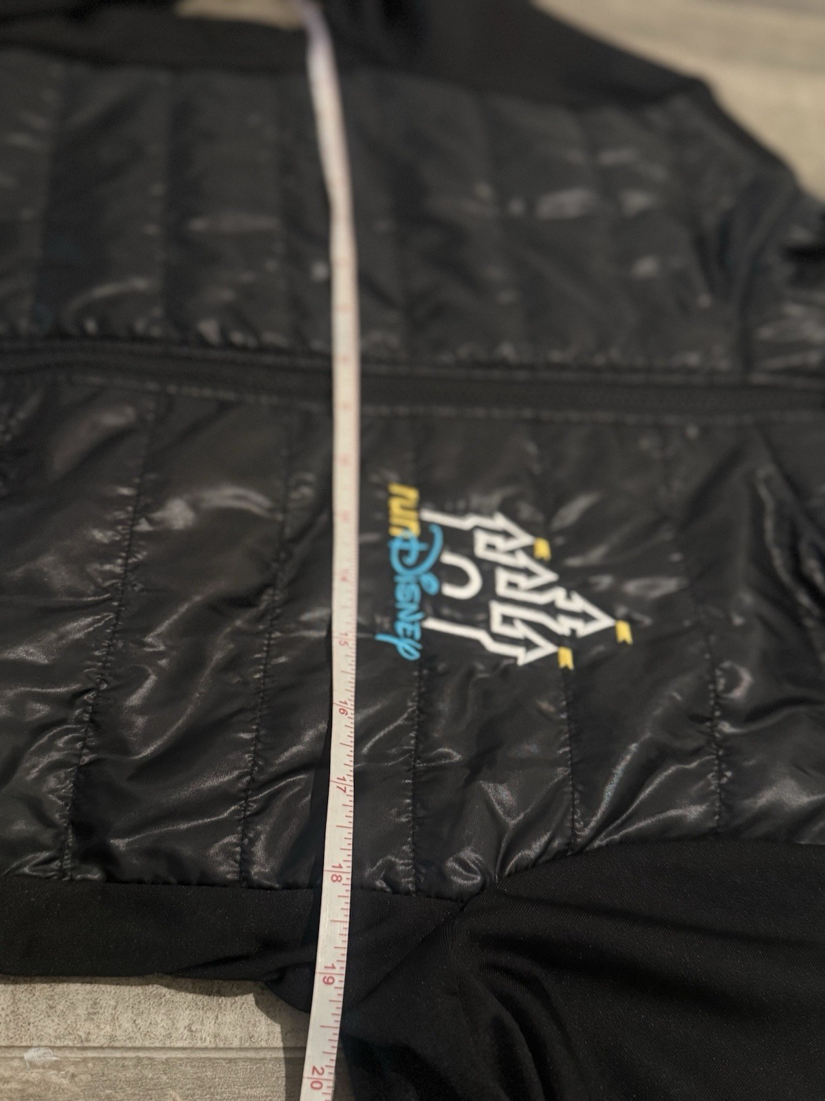 Run Disney Every Mile Is Magic Mickey & Friends Puffy Jacket Black Womens Medium