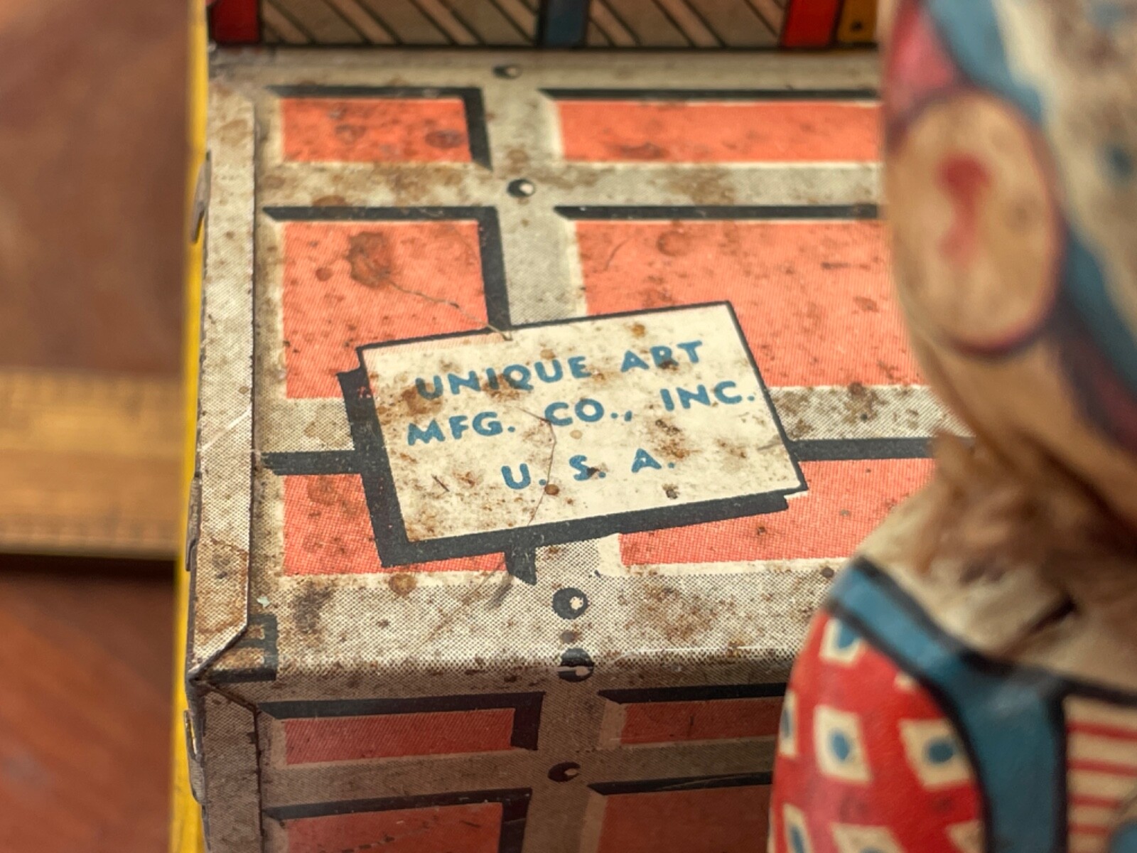 Rarer Vintage Unique Arts Tin Litho Finnegan Baggage Handler windup toy--2875.24