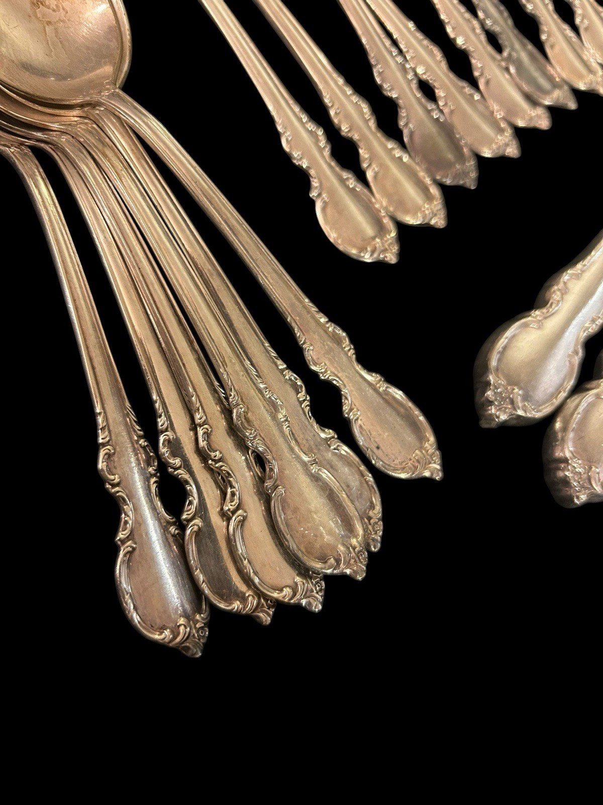 32 Pcs Set 1847 Rogers Bros Reflection Silverware Forks Spoons Knives Floral