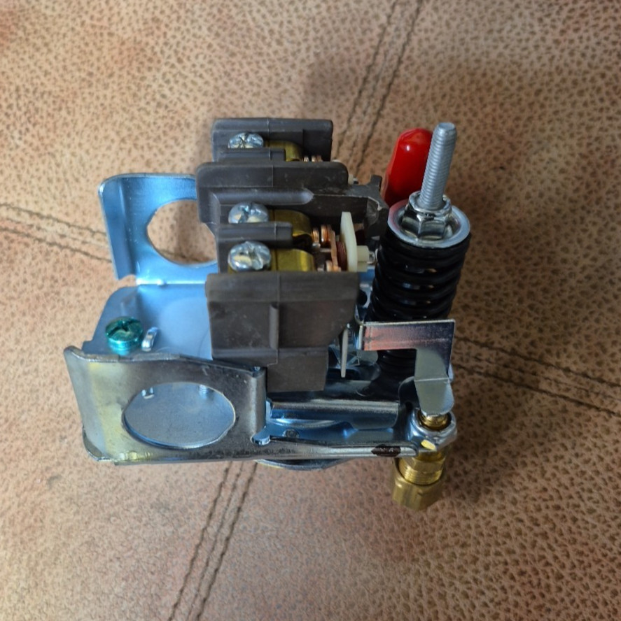 ROLAIR PS2020M PRESSURE SWITCH W/ ON-OFF LEVER 105-135 PSI NEW OEM PART