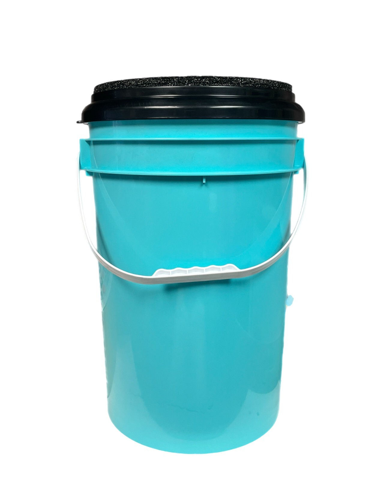 6 Gallon bucket with thick padded seat for game, and any outdoor activites