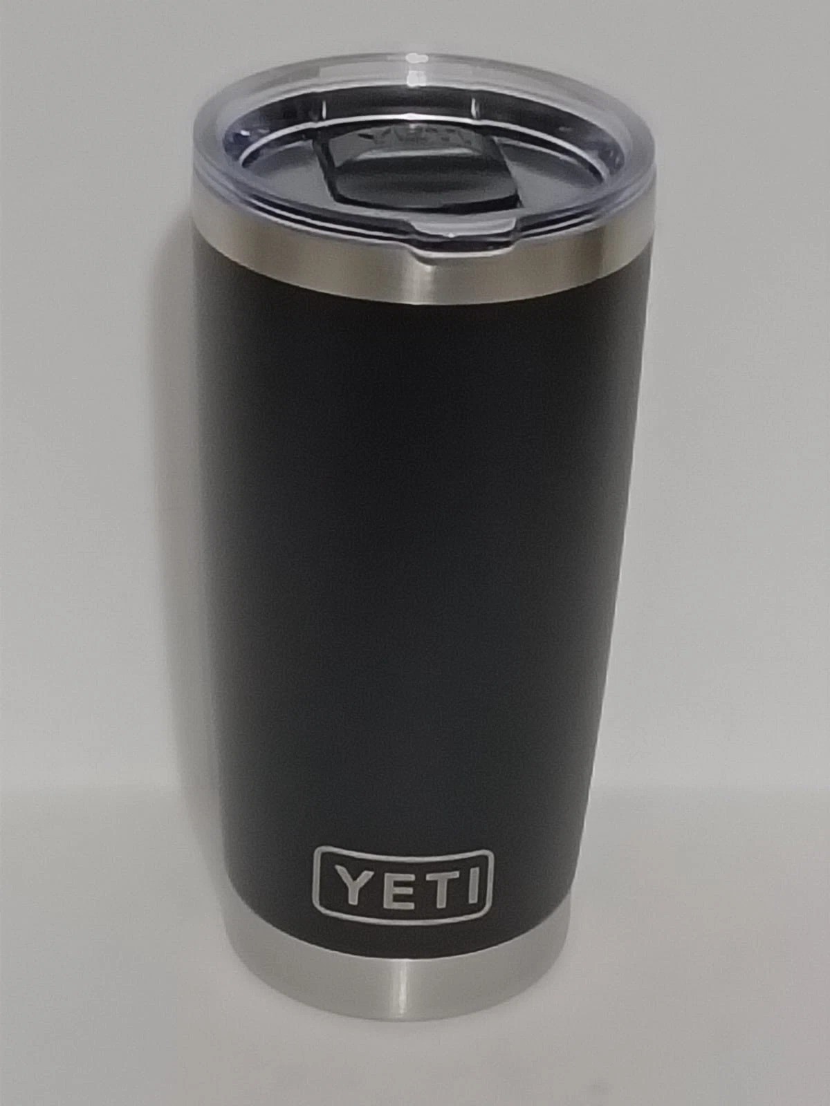 yeti 20 oz Rambler Tumbler  with plastic slider lid color black