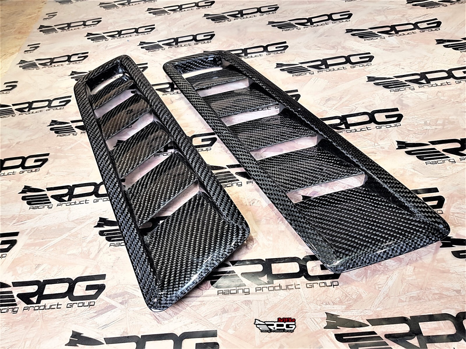 RPG Vacuum Twill Weave Carbon RR-43 Hood Vent Heat Extractor Set