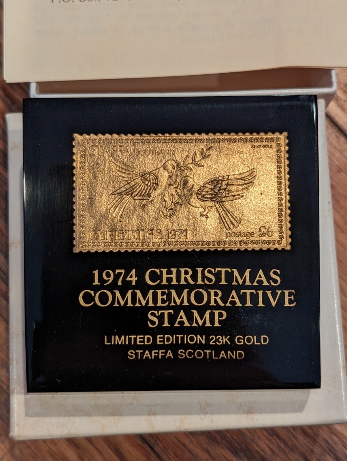 STAFFA SCOTLAND 1974 CHRISTMAS COMMEMORATIVE STAMP 23K GOLD Lucite Encased!!!!