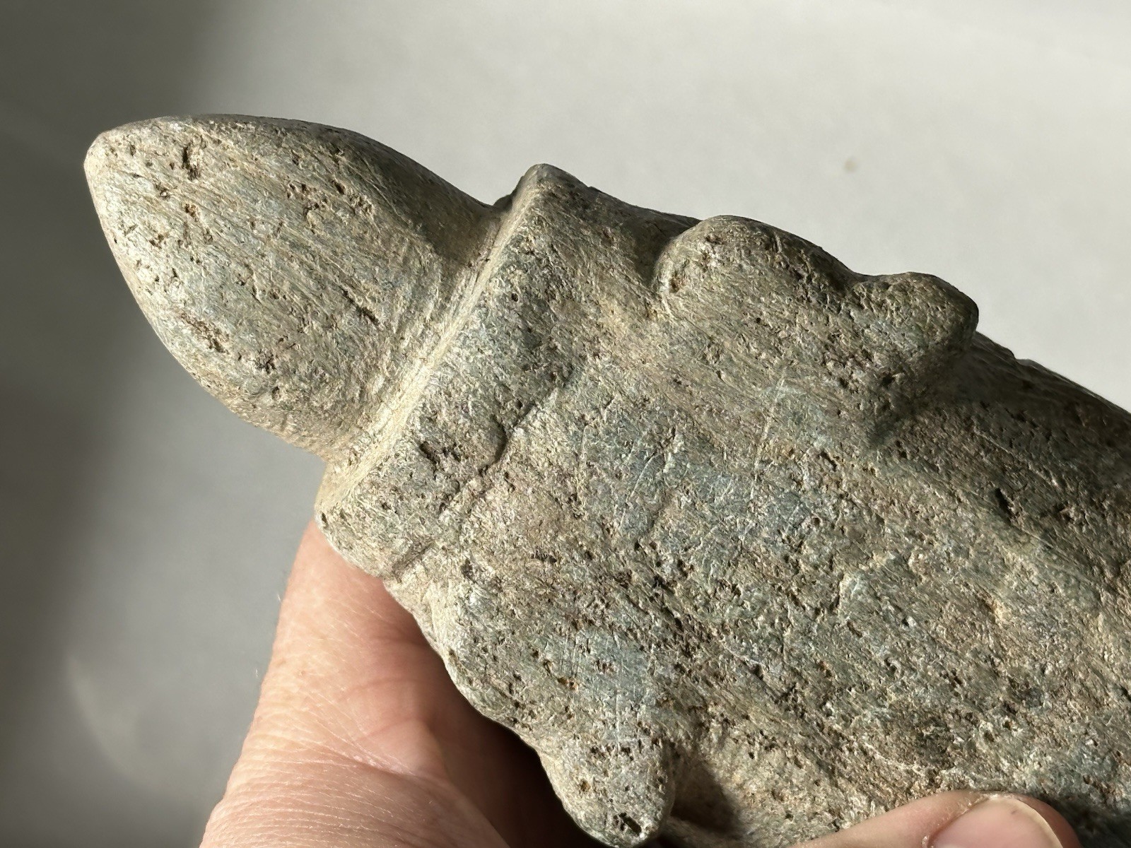 RARE CARVED STONE TURTLE EFFIGY FROM THE COLUMBIA RIVER, OREGON, MOTLEY COA