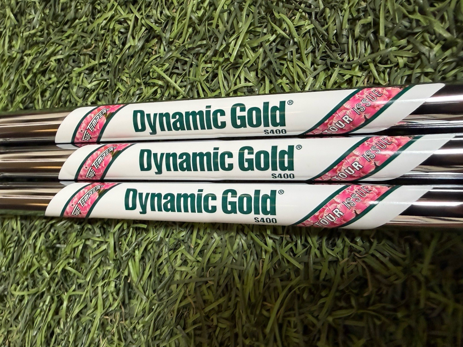 (3) True Temper Dynamic Gold Tour Issue AZALEA MASTERS S400 Stiff Wedge Shafts