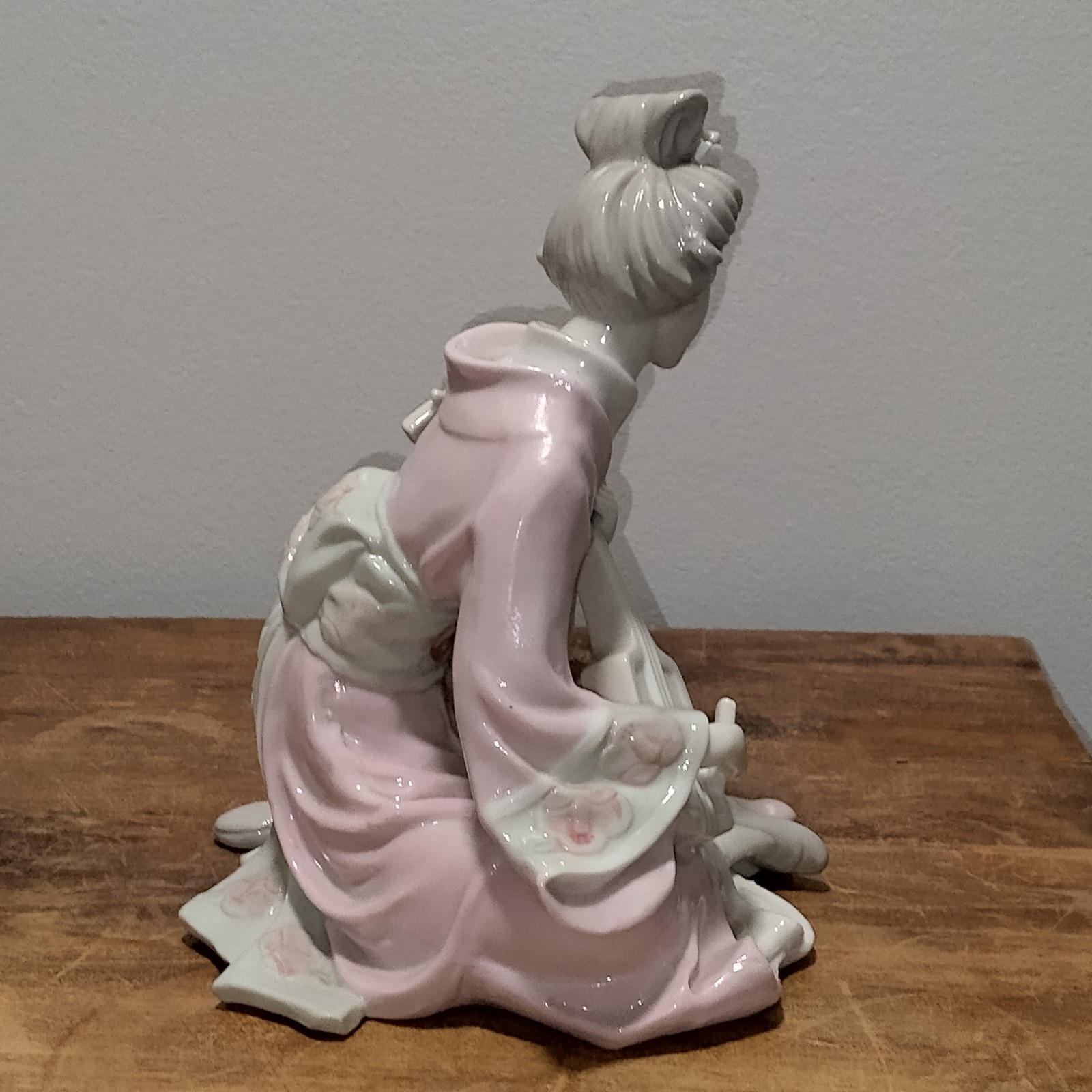 Porcelain Japanese Geisha Lady Playing Shamisen Figurine Vtg 80s Pink Pastels