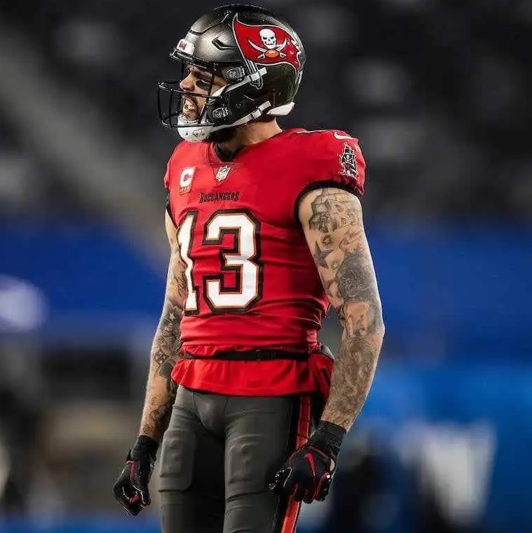 🏈Mike Evans GAME-USED💪Signed +Inscribed Ball Tampa Bay Buccaneers 24-25 Season