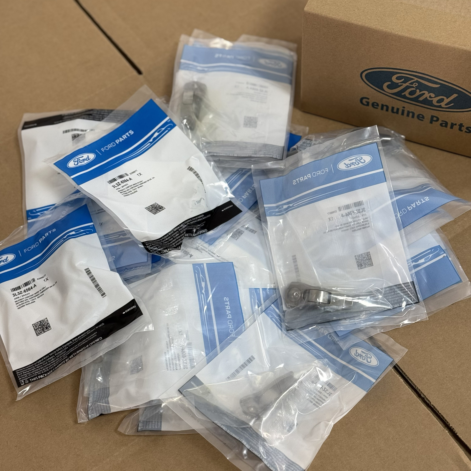 OEM 3L3Z6564A 5L1Z6500A Engine Valve Rocker Arm Kit Ford Lincoln 4.6L 5.4L