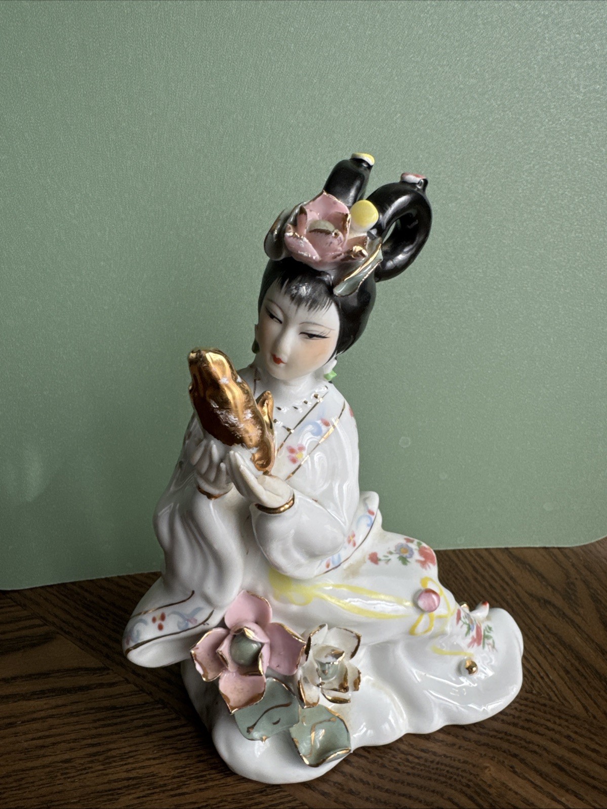 Geisha Porcelain Asian Statue Figurine