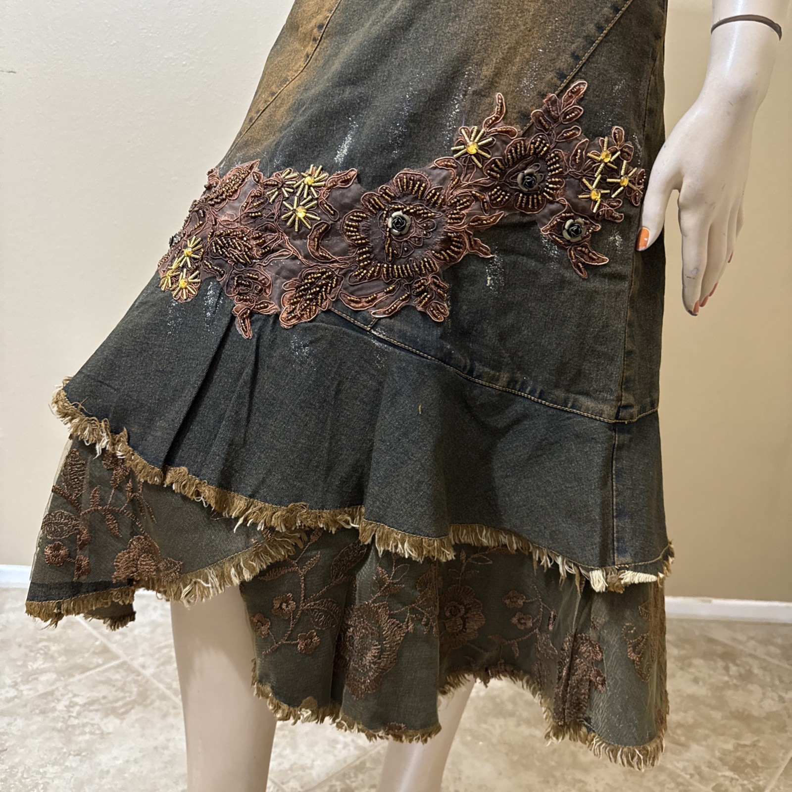 Women’s Brown Denim Cotton Stretch Boho Beaded Lace Zip Size M(6-8) Skirt 3716