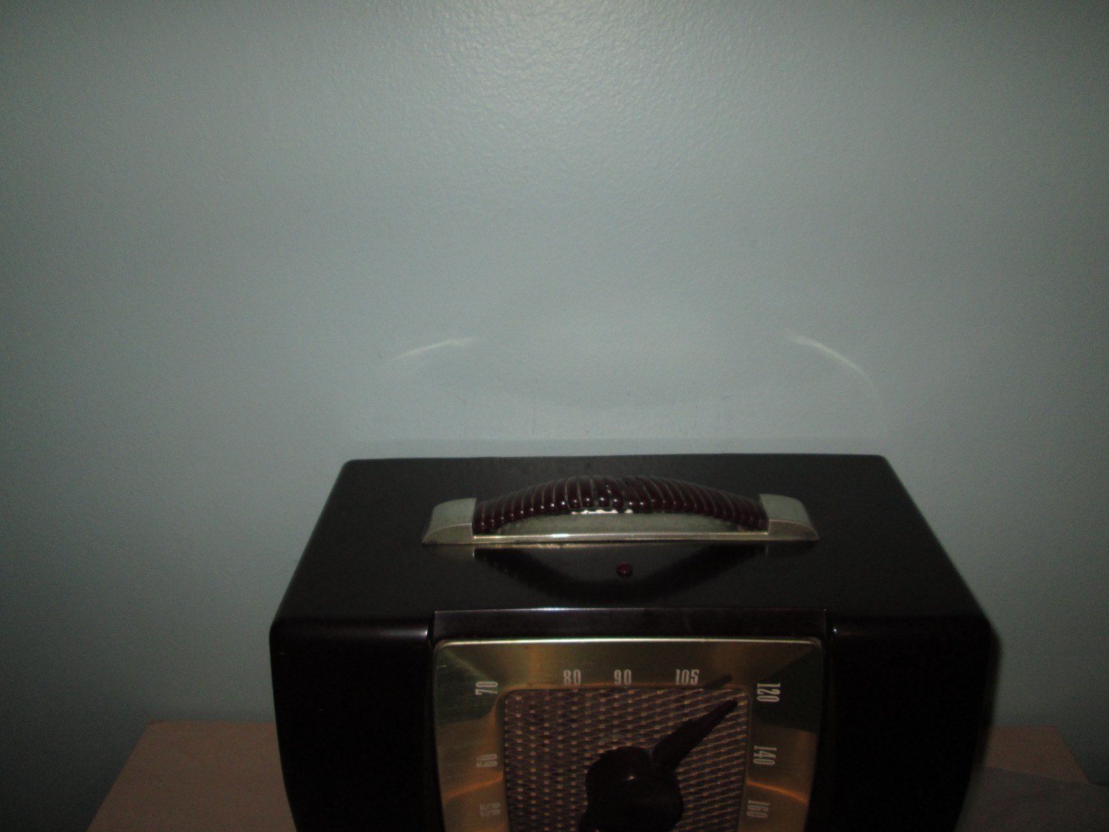 Zenith H-615 AM 6 Tube Bakelite Gold Trim Radio 1951 Vintage