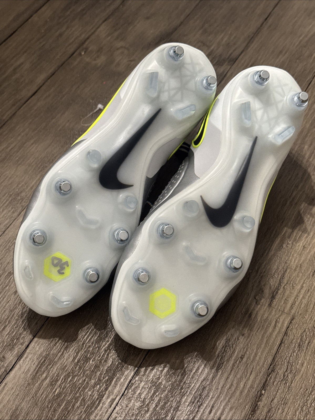 Nike Tiempo Legend 10 Elite FG 7.5 Mens Mad Voltage Silver Volt Soccer Cleats